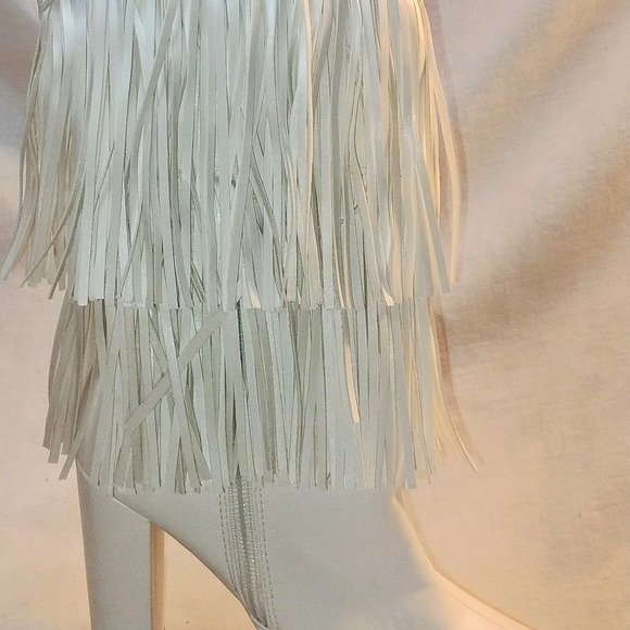 Liliana Fringed White Leather Cowgirl Boots Brand New With Tags No Box. Size 5.5 - Picture 11 of 12